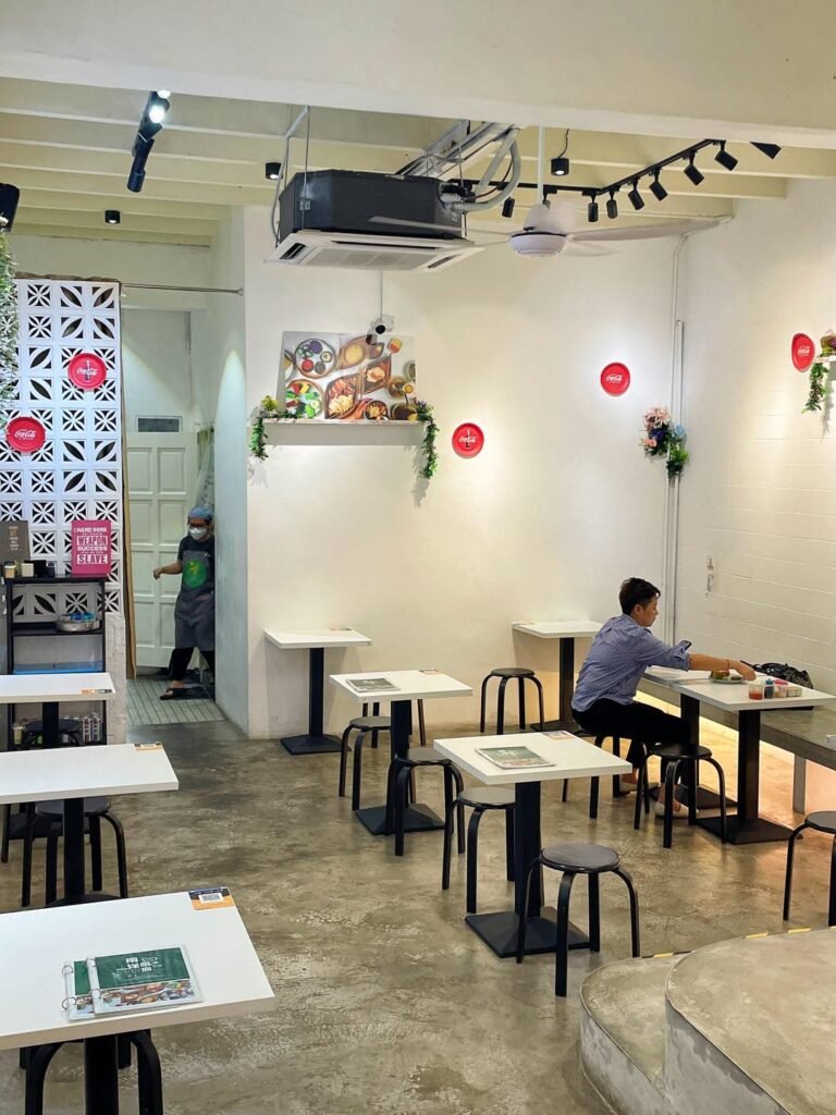 Lynns Food and Beverage JB